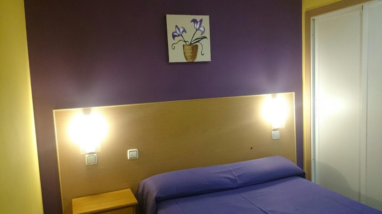 Hostal Ds Velilla de San Antonio Eksteriør bilde