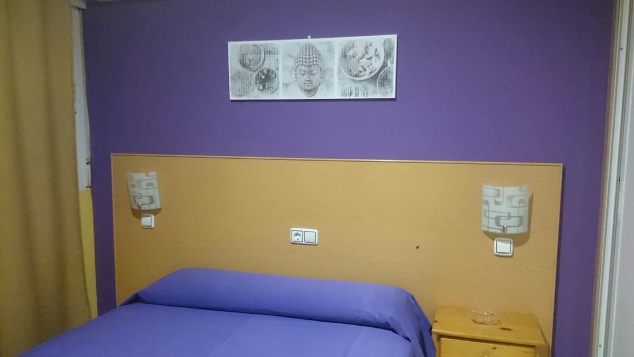 Hostal Ds Velilla de San Antonio Eksteriør bilde