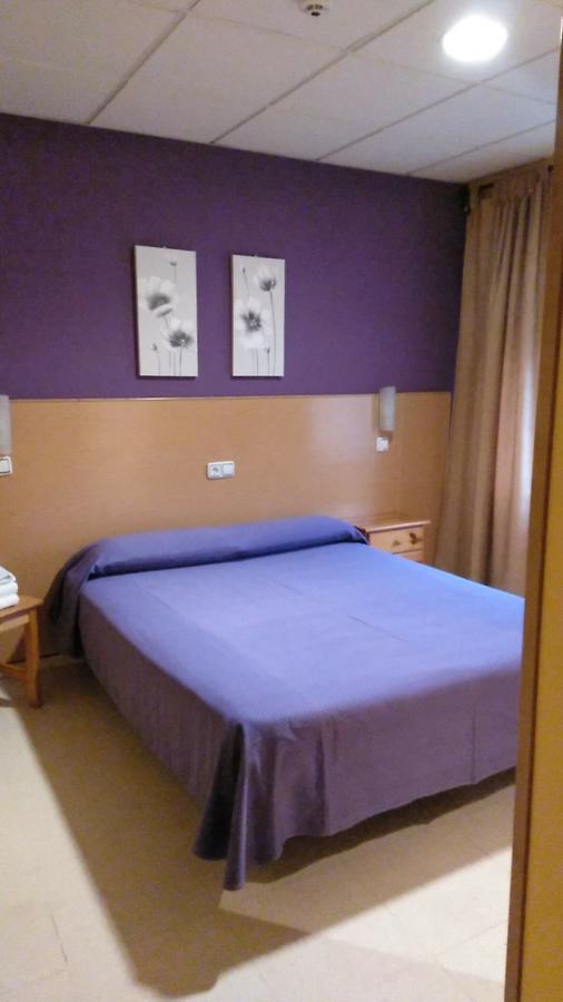 Hostal Ds Velilla de San Antonio Eksteriør bilde